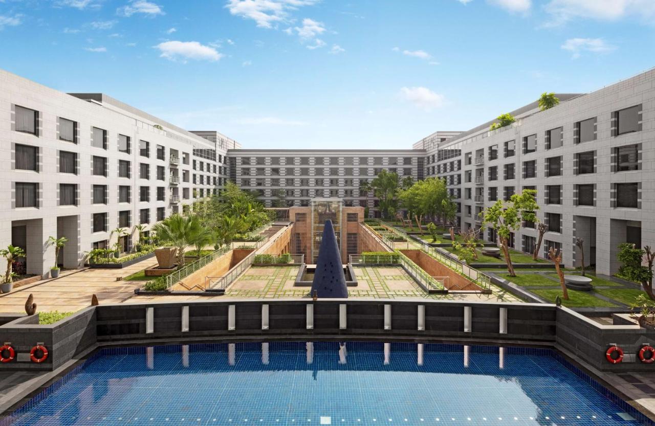 Grand Hyatt Mumbai Hotel And Residences Eksteriør billede The campus of the University of Electronic Science and Technology of China