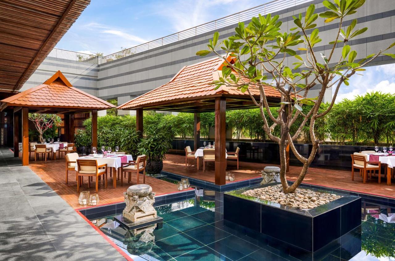 Grand Hyatt Mumbai Hotel And Residences Eksteriør billede The Royal Thai Cuisine Restaurant