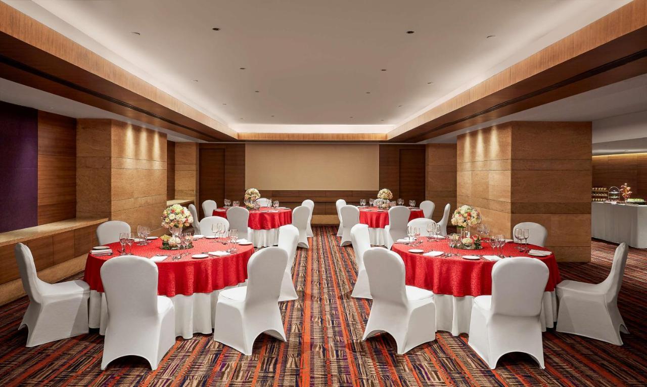 Grand Hyatt Mumbai Hotel And Residences Eksteriør billede The Royal Ballroom