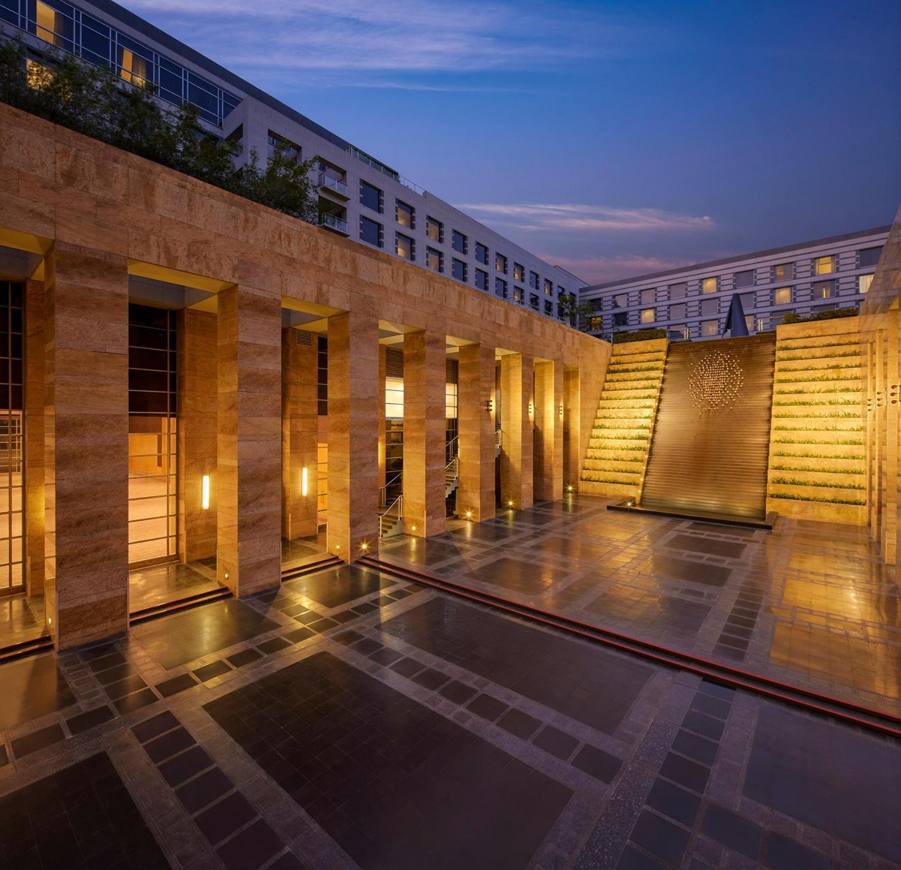 Grand Hyatt Mumbai Hotel And Residences Eksteriør billede The courtyard of the National Museum of the Republic of China