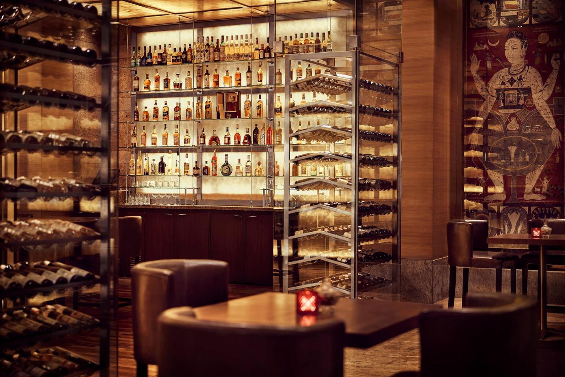 Grand Hyatt Mumbai Hotel And Residences Eksteriør billede The bar at the Mandarin Oriental, Munich