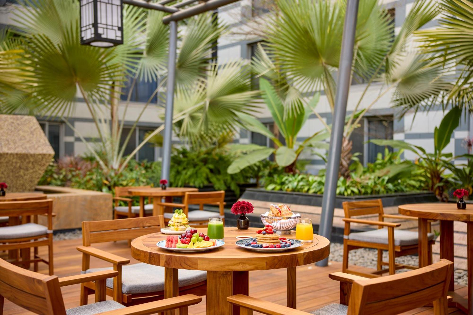 Grand Hyatt Mumbai Hotel And Residences Eksteriør billede The Terrace
