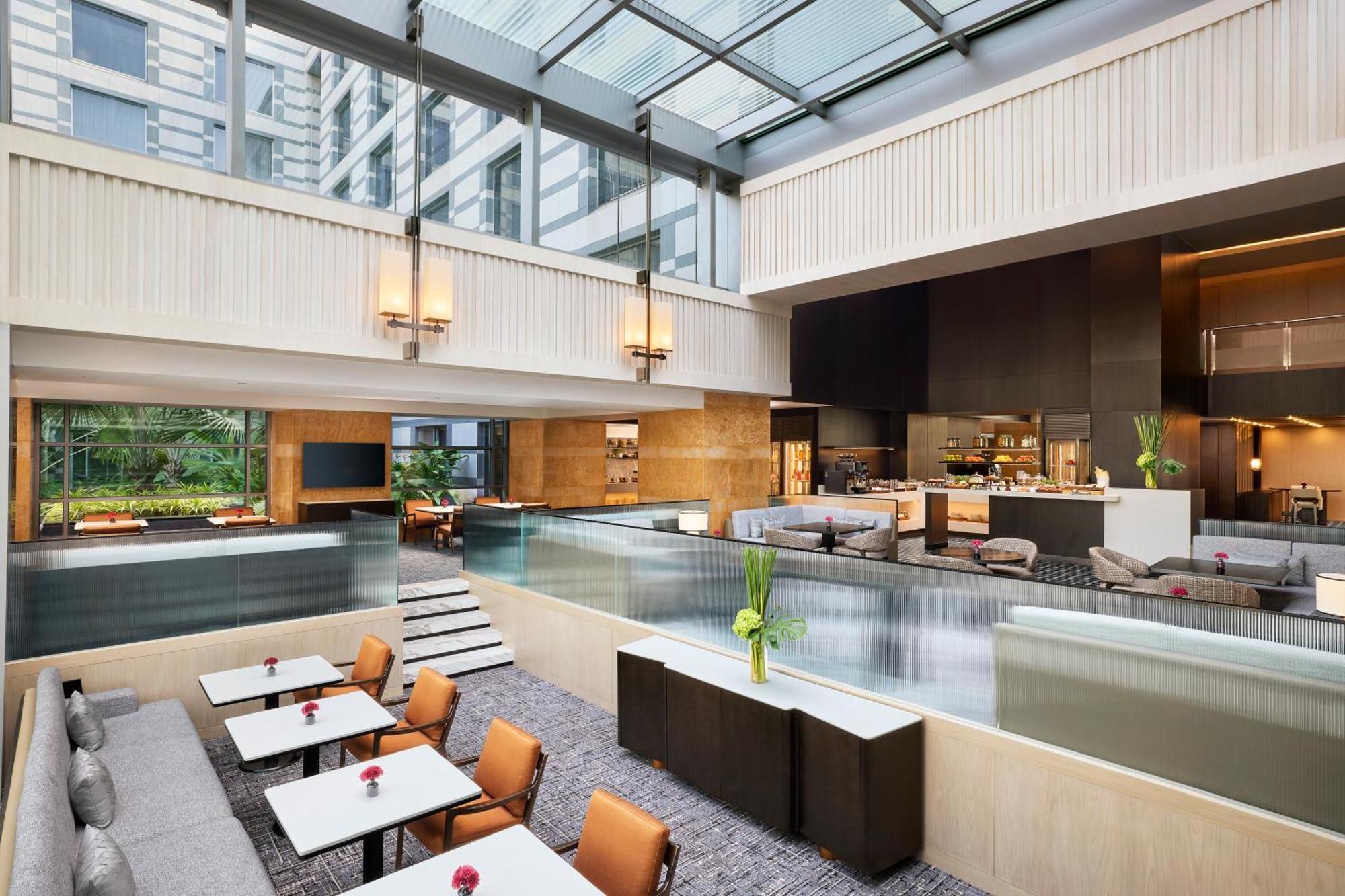 Grand Hyatt Mumbai Hotel And Residences Eksteriør billede The Lounge at Hong Kong International Airport